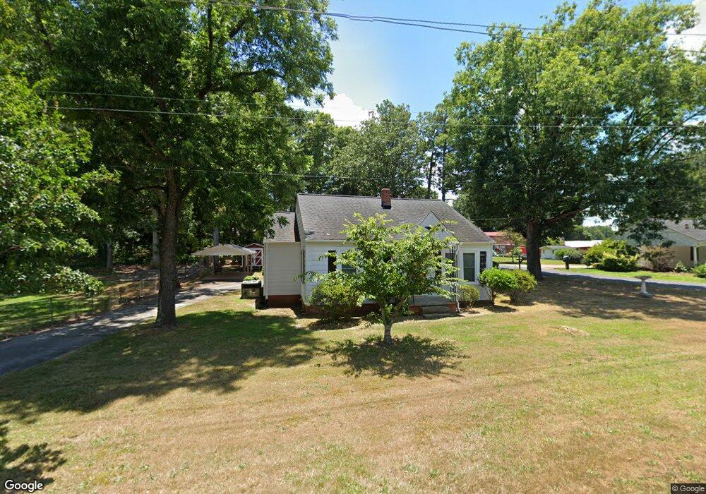 208 Hawthorne Dr, Asheboro, NC 27205 - photo 1