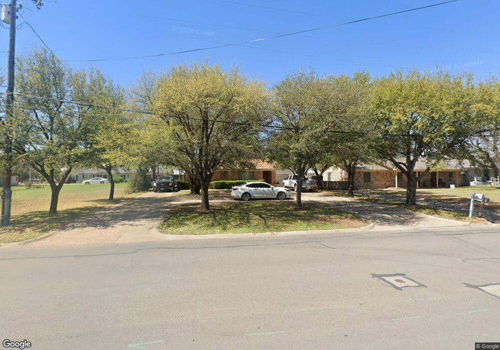 1213 Grand Ave, Cleburne, TX 76033 - photo 1
