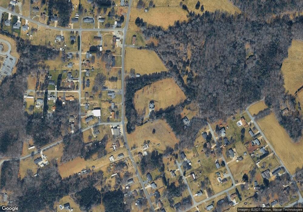 3570 Sulphur Springs Rd NE, Hickory, NC 28601 - photo 1