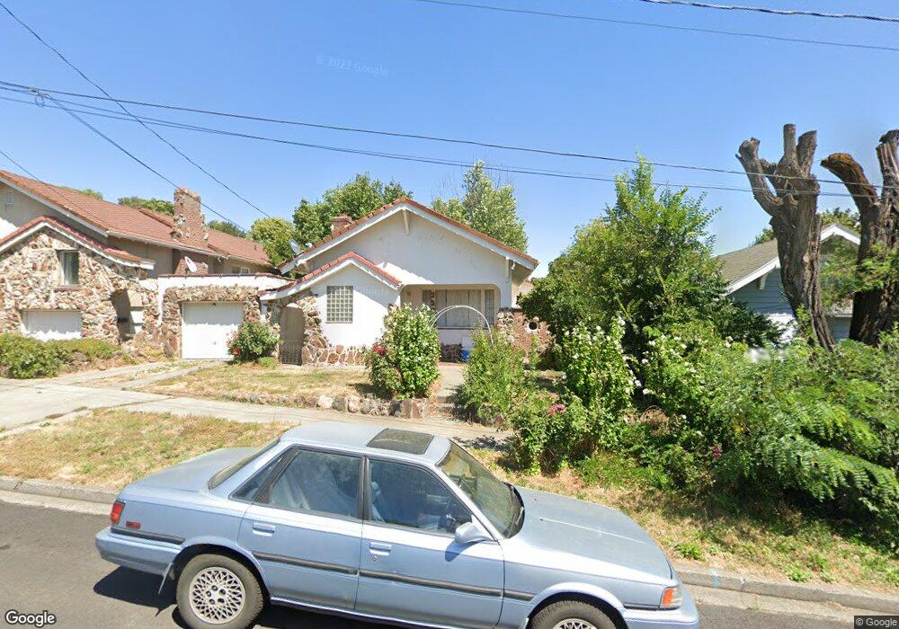 220 NW 13th St, Pendleton, OR 97801 - photo 1