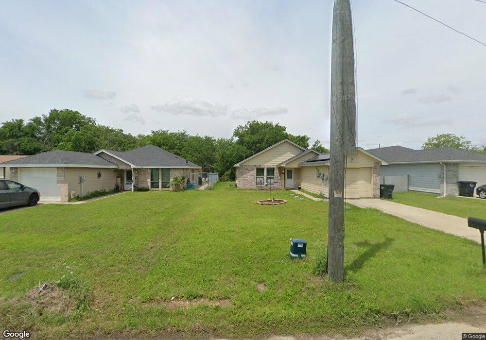 1407 Chase Ave, Cleburne, TX 76031 - photo 1