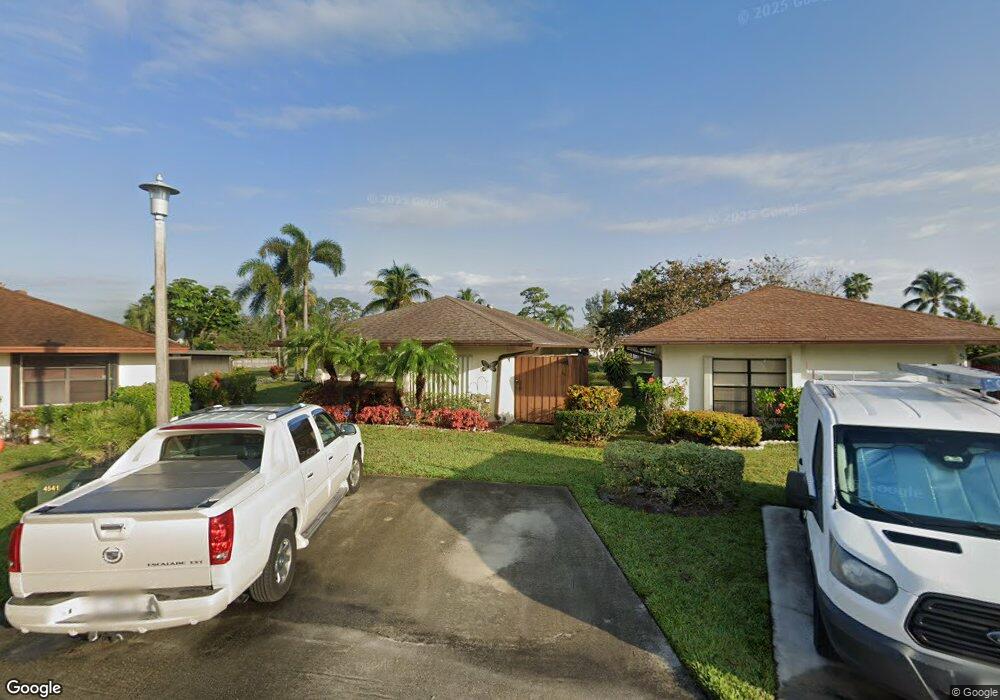 5437 Mendoza St unit 81A, West Palm Beach, FL 33415 - photo 1