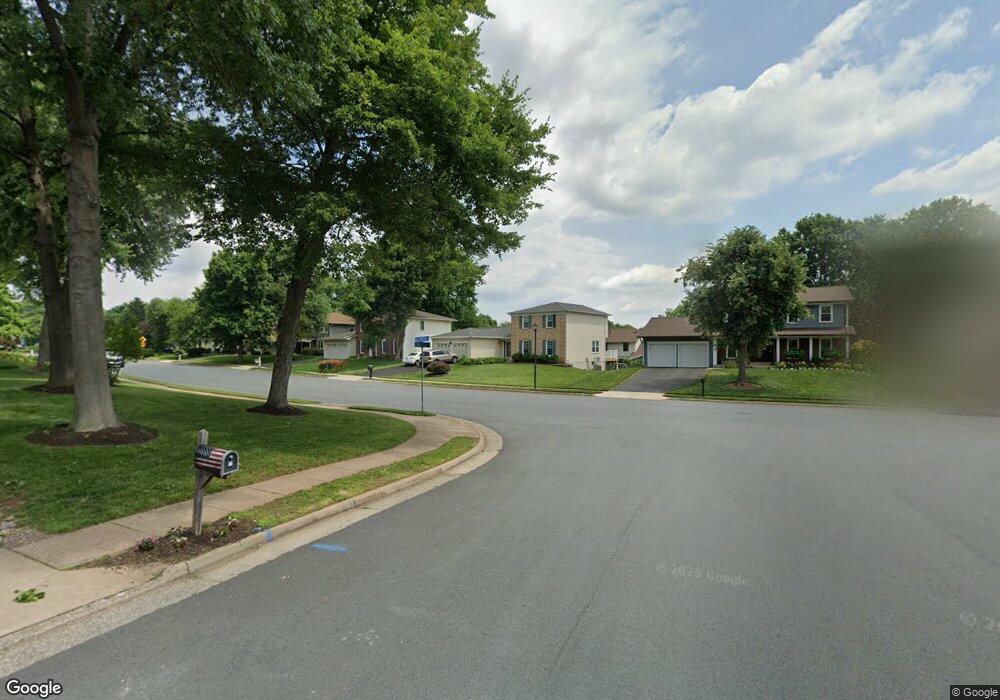 3271 Kinross Cir, Herndon, VA 20171 - photo 1