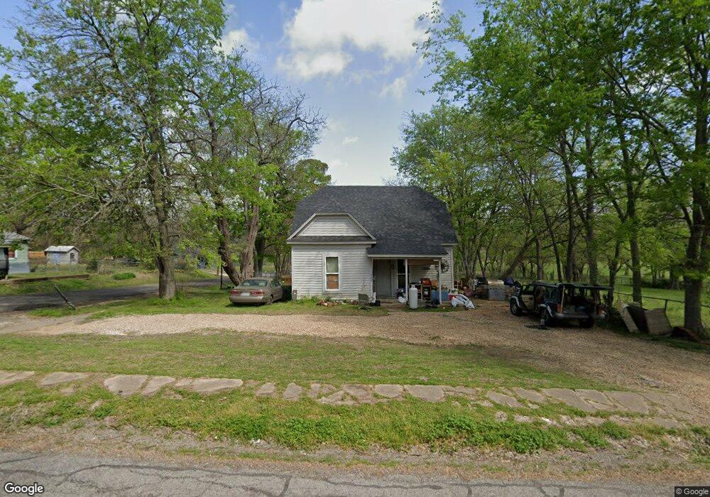 520 S 5th St, Bonham, TX 75418 - photo 1