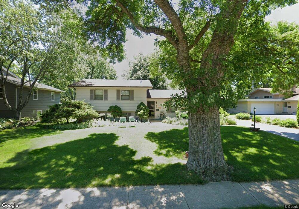 312 Sycamore Dr, Naperville, IL 60540 - photo 1