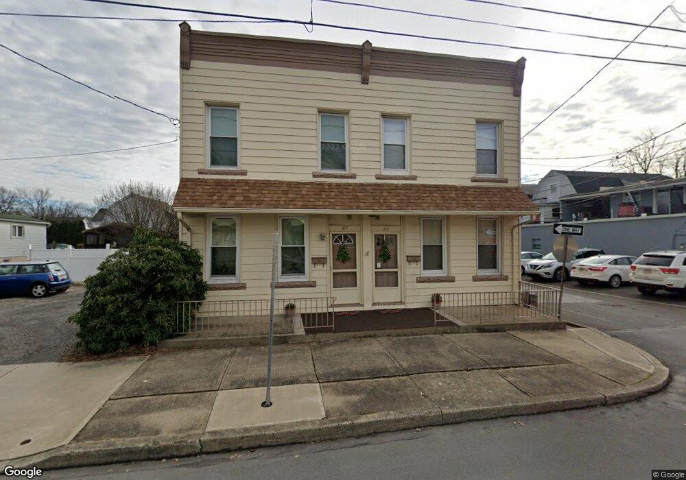 215 Rutter Ave, Kingston, PA 18704 - photo 1