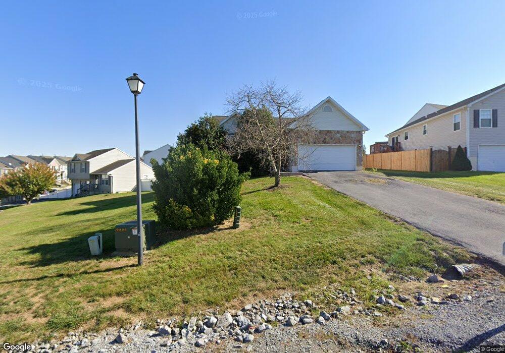 124 Mercedes Dr, Martinsburg, WV 25404 - photo 1