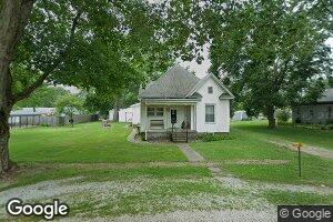 209 N Mulberry St, Chestnut, IL 62518