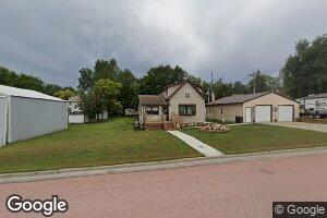 205 4th St NW, Wessington Springs, SD 57382