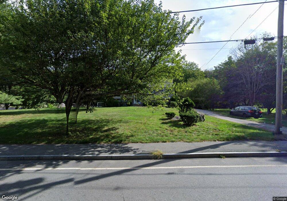 1044 Highland St, Holliston, MA 01746 - photo 1