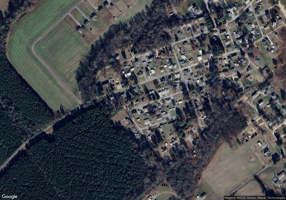 137 Waterview Dr, Dunnsville, VA 22454 - photo 1