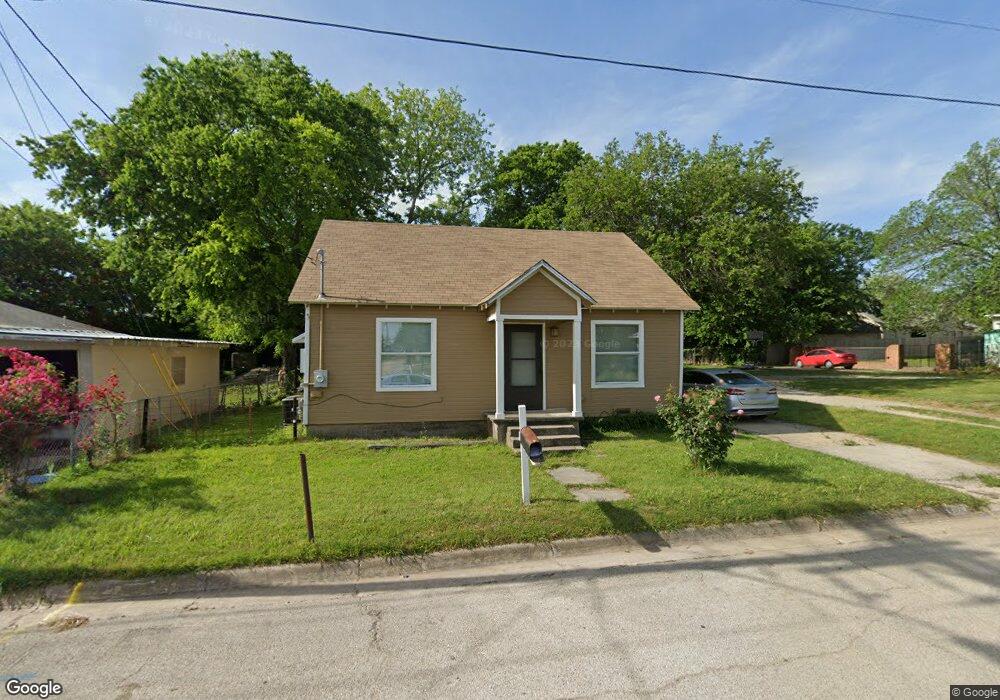 116 E Haight St, Gainesville, TX 76240 - photo 1