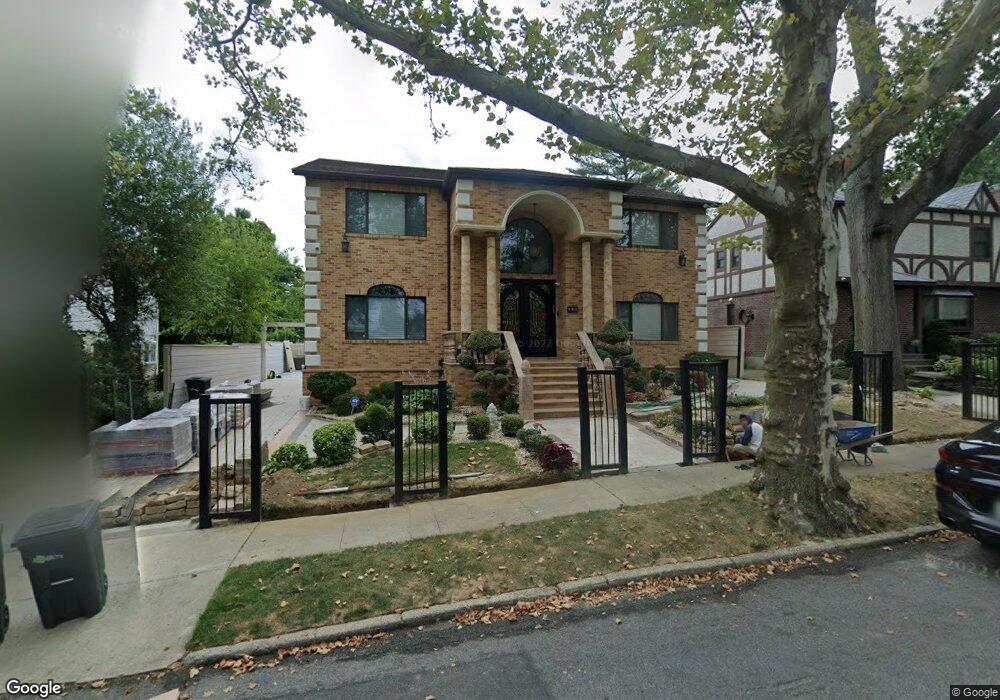 82-35 189th St, Hollis, NY 11423 - photo 1