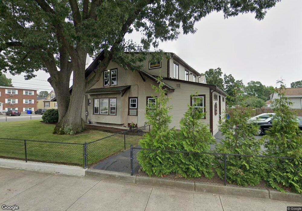 1168 Newport Ave, Pawtucket, RI 02861 - photo 1