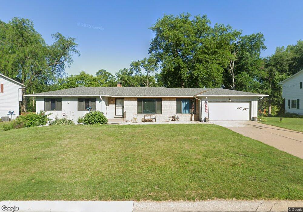 26 Oakbrook Dr, Bettendorf, IA 52722 - photo 1