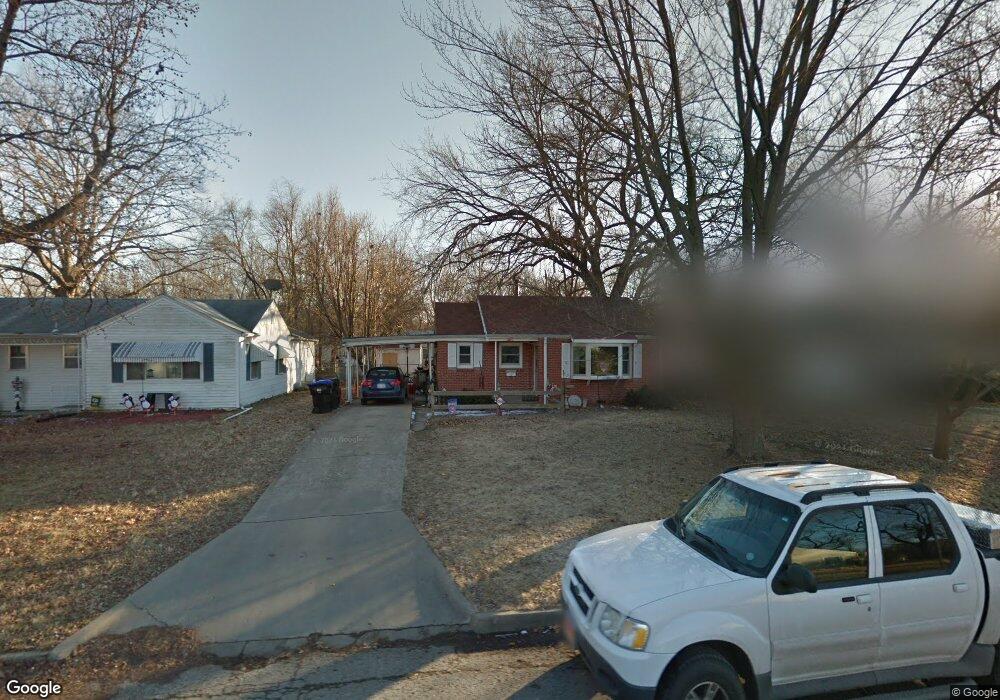 2317 SW 24th St, Topeka, KS 66611 - photo 1