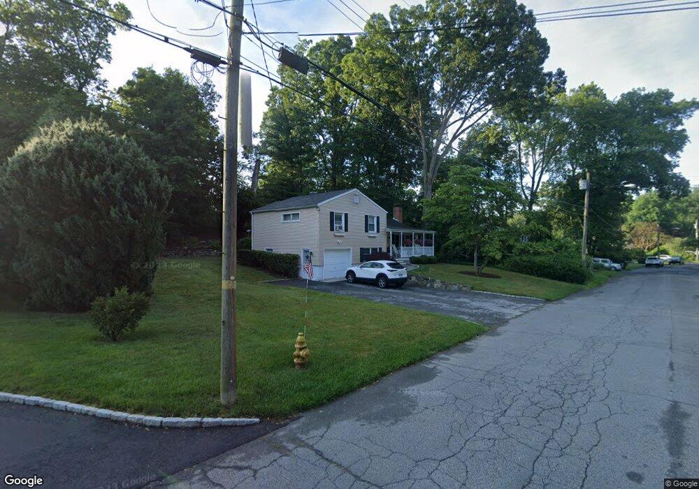 42 Deleo Dr, Stamford, CT 06906 - photo 1