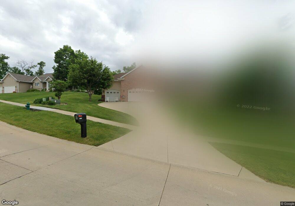 4605 Wendy Lee Ln NW, Cedar Rapids, IA 52405 - photo 1