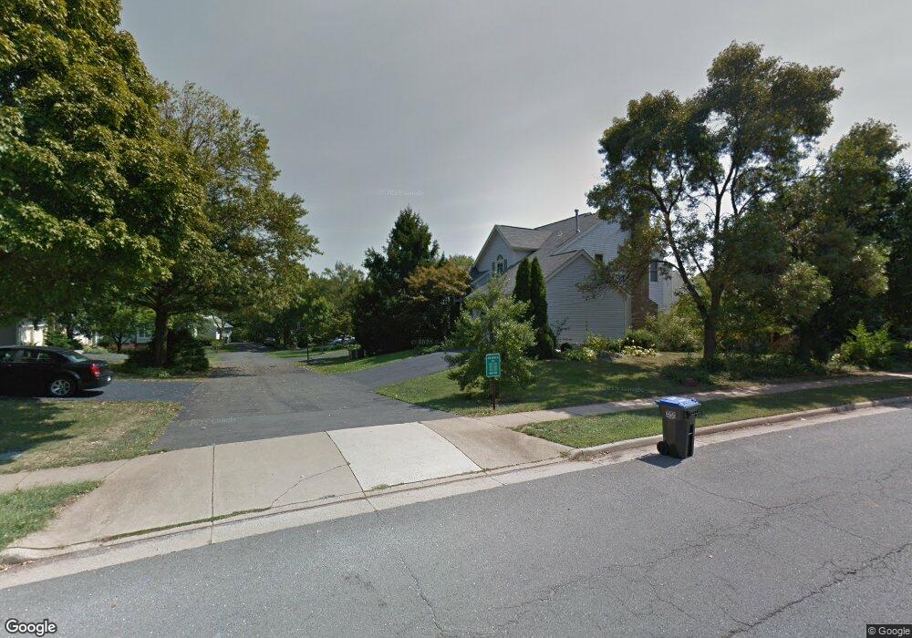 13229 Stone Heather Dr, Herndon, VA 20171 - photo 1