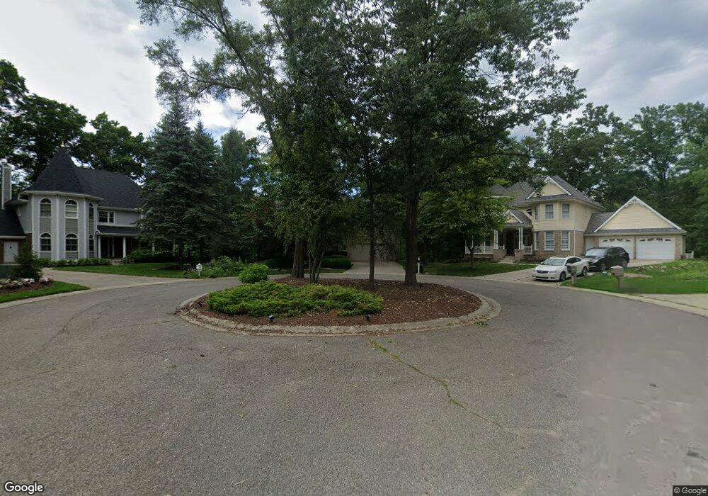 2570 Alden Ct, West Bloomfield, MI 48324 - photo 1