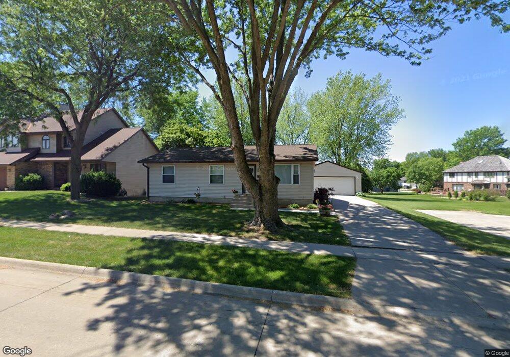 2310 W 8th St, Cedar Falls, IA 50613 - photo 1