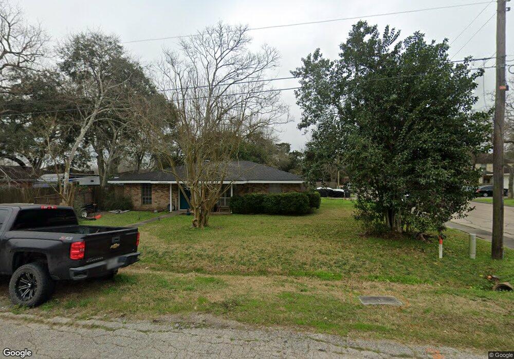 1719 W Lang St, Alvin, TX 77511 - photo 1