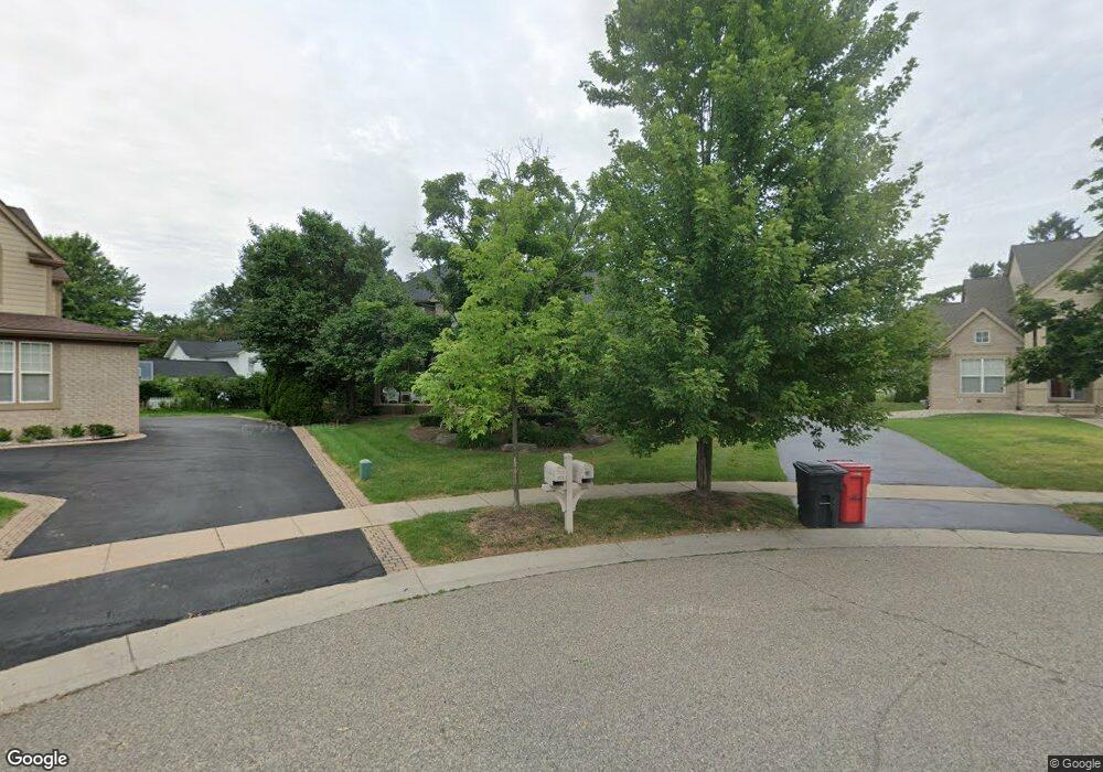 4562 Appletree Ct, West Bloomfield, MI 48323 - photo 1