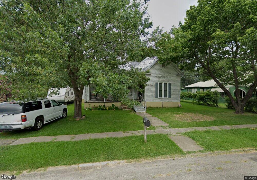 1109 Park Ave, Bonham, TX 75418 - photo 1