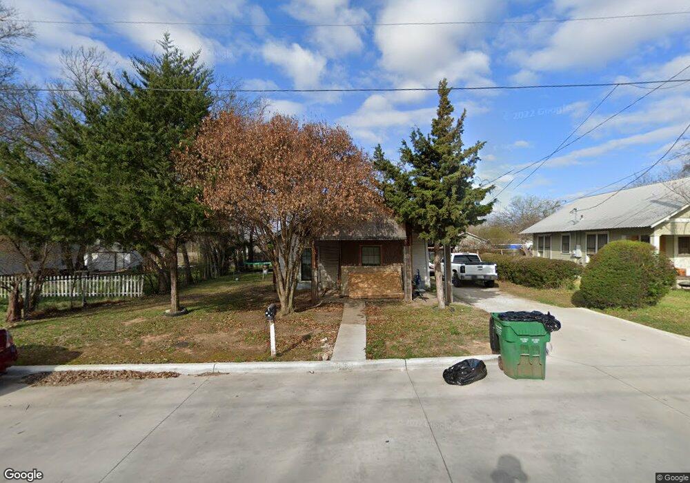 1103 N Culberson St, Gainesville, TX 76240 - photo 1