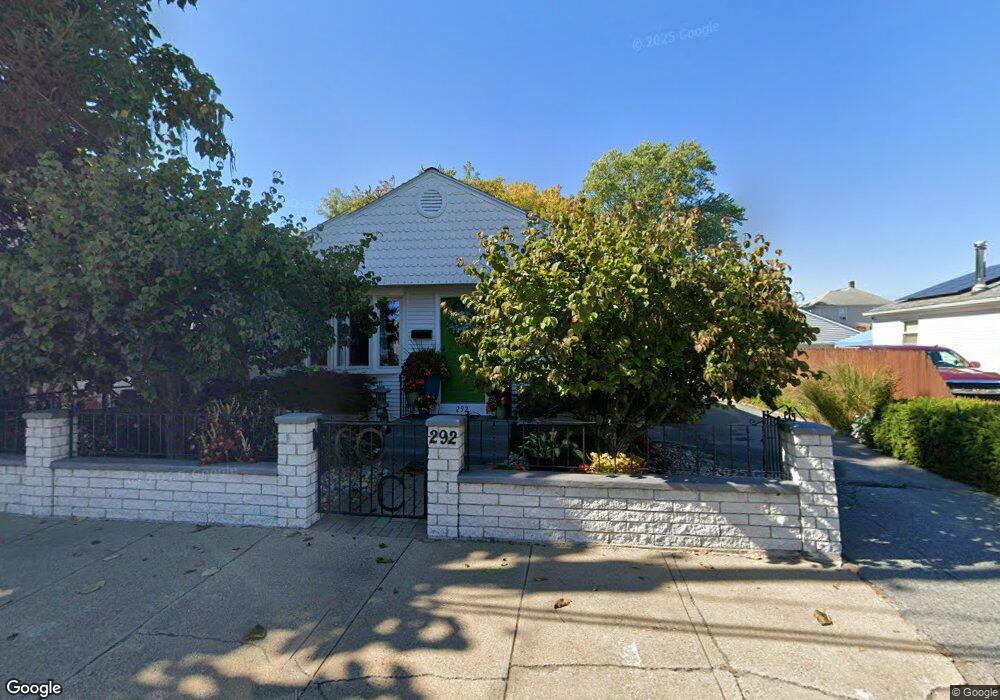 292 Mendon Ave, Pawtucket, RI 02861 - photo 1