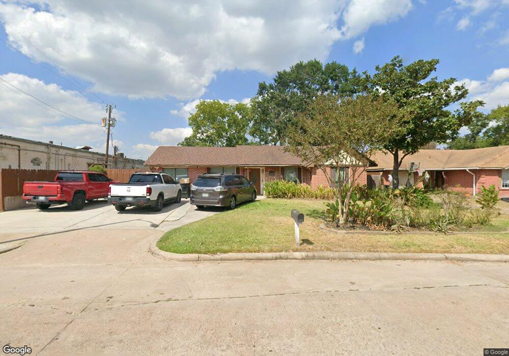 6442 Tall Willow Dr, Houston, TX 77088 - photo 1