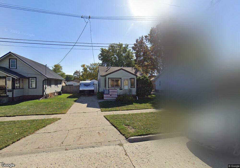 511 N 9th Ave E, Newton, IA 50208 - photo 1