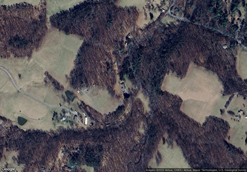 220 Roscoe Ln, Berkeley Springs, WV 25411 - photo 1