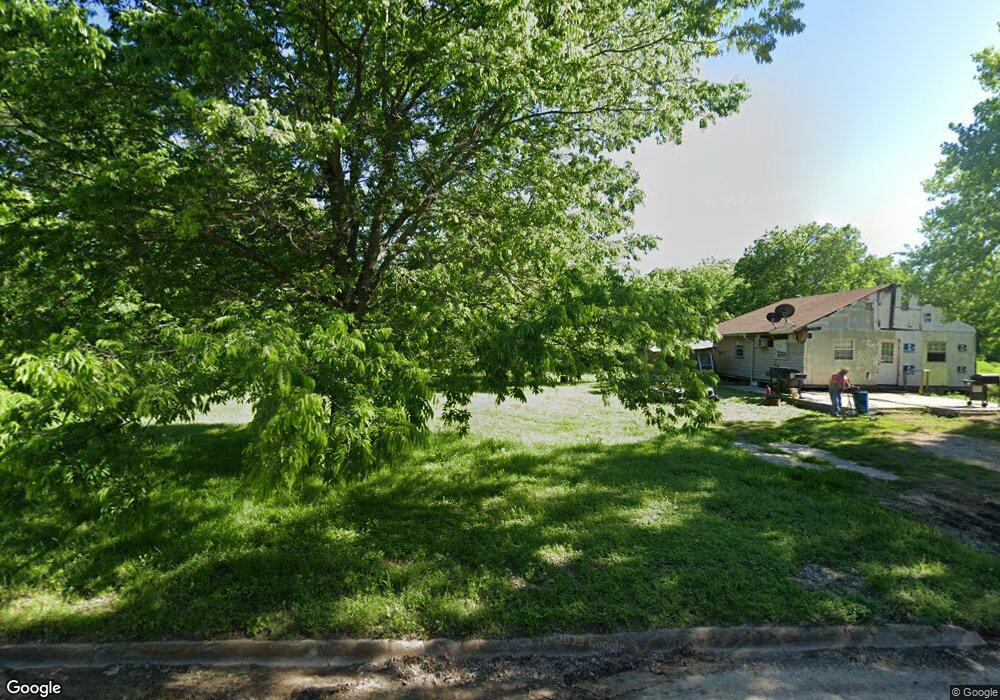 720 Myrtle St, Gainesville, TX 76240 - photo 1