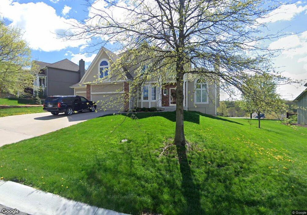 5211 Albervan St, Shawnee, KS 66216 - photo 1