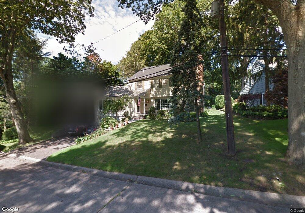 61 Abbey Rd, Manhasset, NY 11030 - photo 1