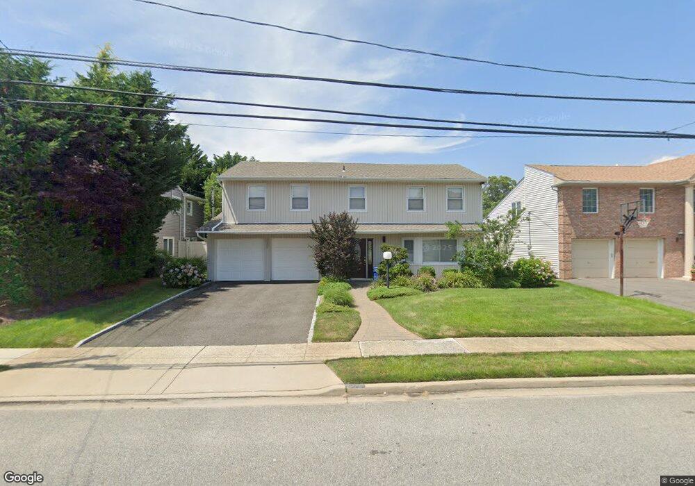 3182 Wynsum Ave, Merrick, NY 11566 - photo 1