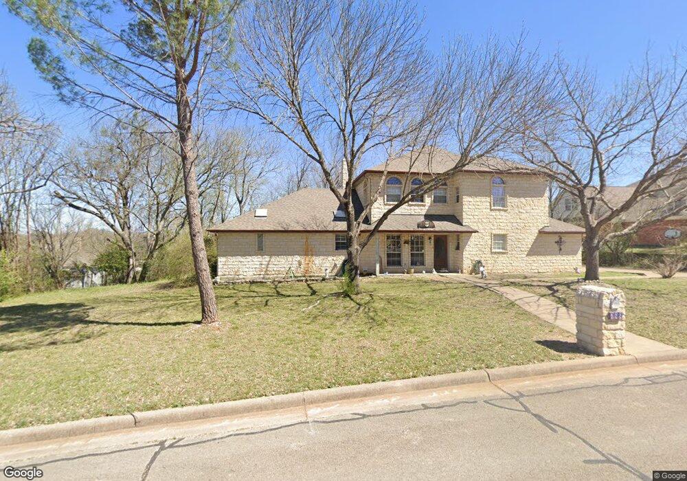 933 Highland Dr, Cleburne, TX 76033 - photo 1