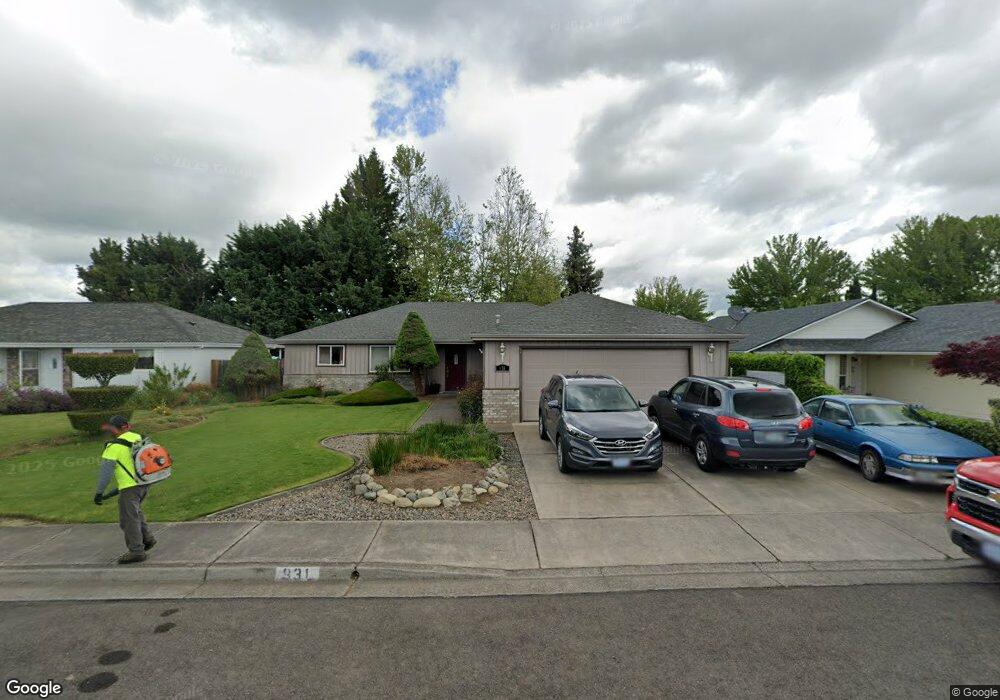 931 Juanita Way, Central Point, OR 97502 - photo 1