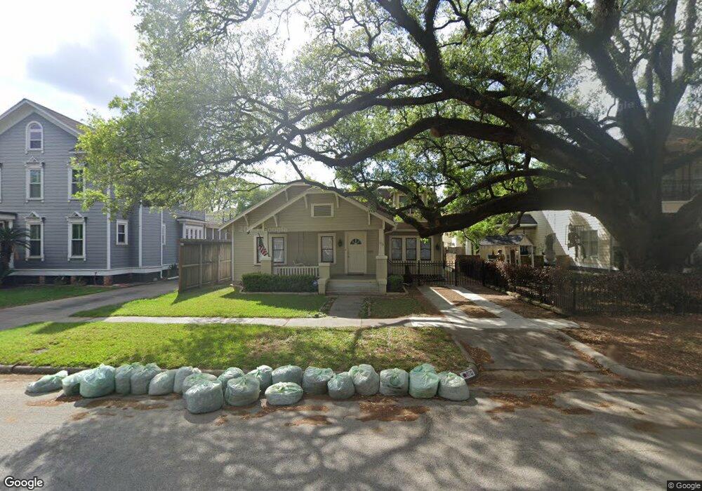 1033 Columbia St, Houston, TX 77008 - photo 1