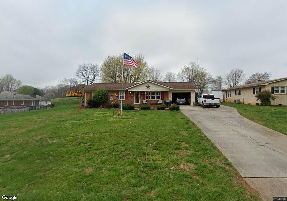 907 Thomas St, Statesville, NC 28677 - photo 1