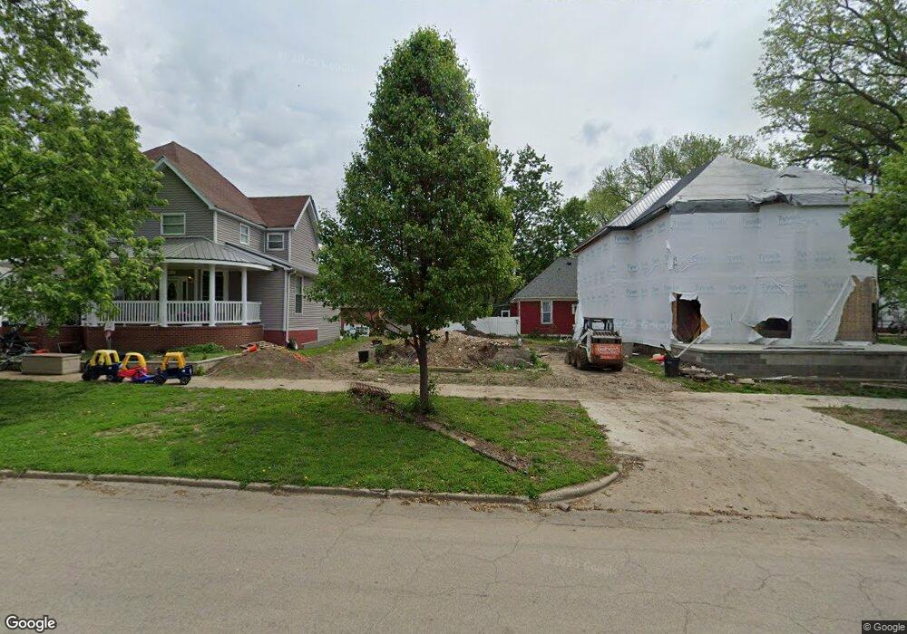 416 S 15th St, Mattoon, IL 61938 - photo 1
