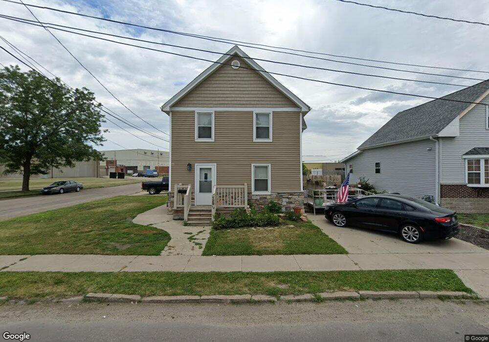 129 9th St NW, Cedar Rapids, IA 52405 - photo 1