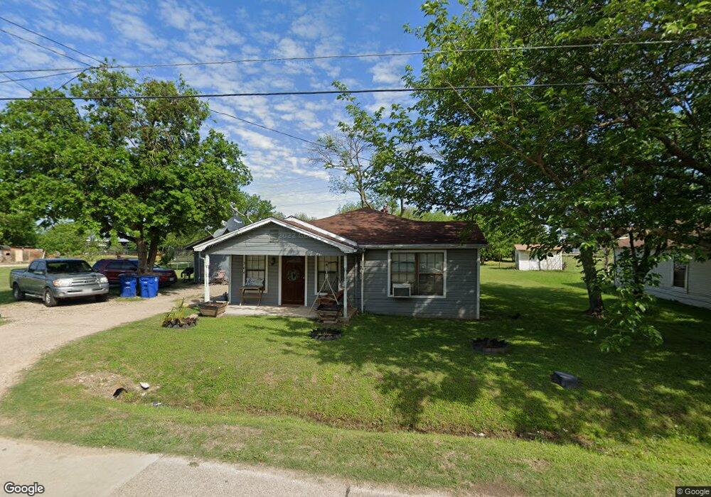 304 Avenue A, Ennis, TX 75119 - photo 1