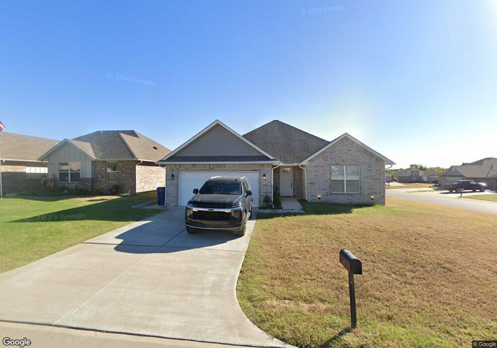 1927 Twisted Oak Ct, Shawnee, OK 74804 - photo 1