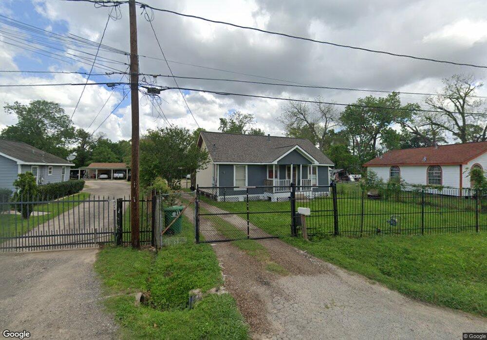 1219 Sadler St, Houston, TX 77022 - photo 1