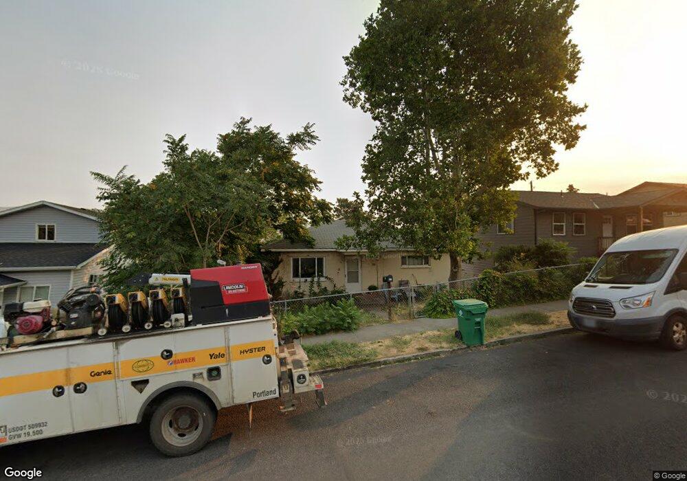 509 W 14th St, the Dalles, OR 97058 - photo 1