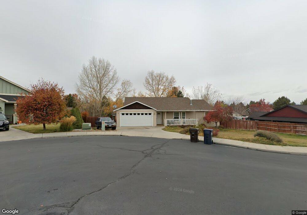 2225 SW Metolius Ct, Redmond, OR 97756 - photo 1