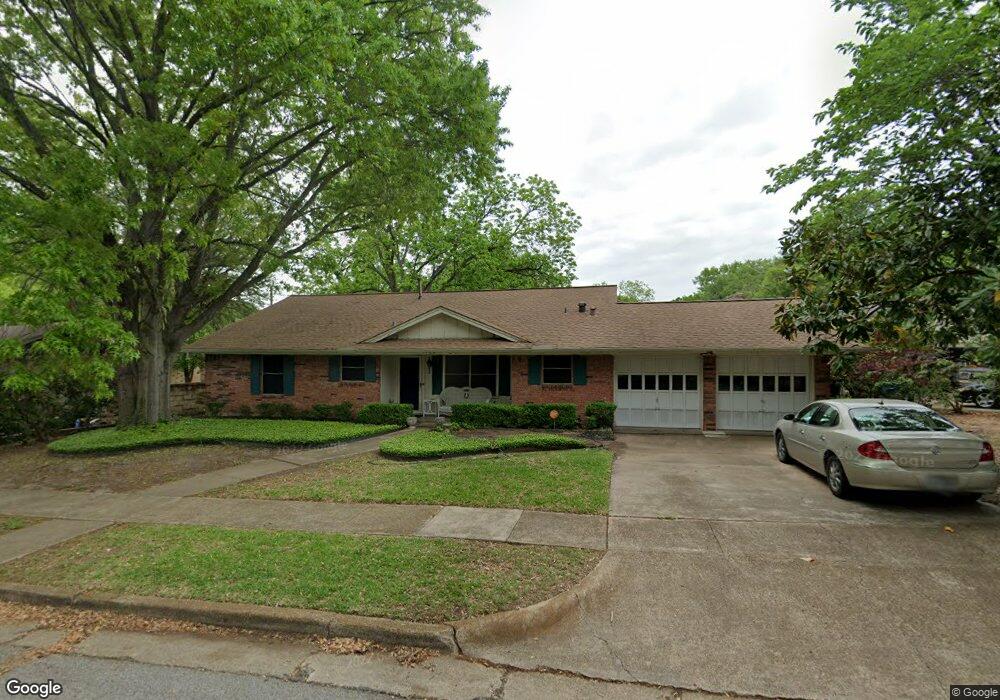 1300 Red Oak St, Ennis, TX 75119 - photo 1