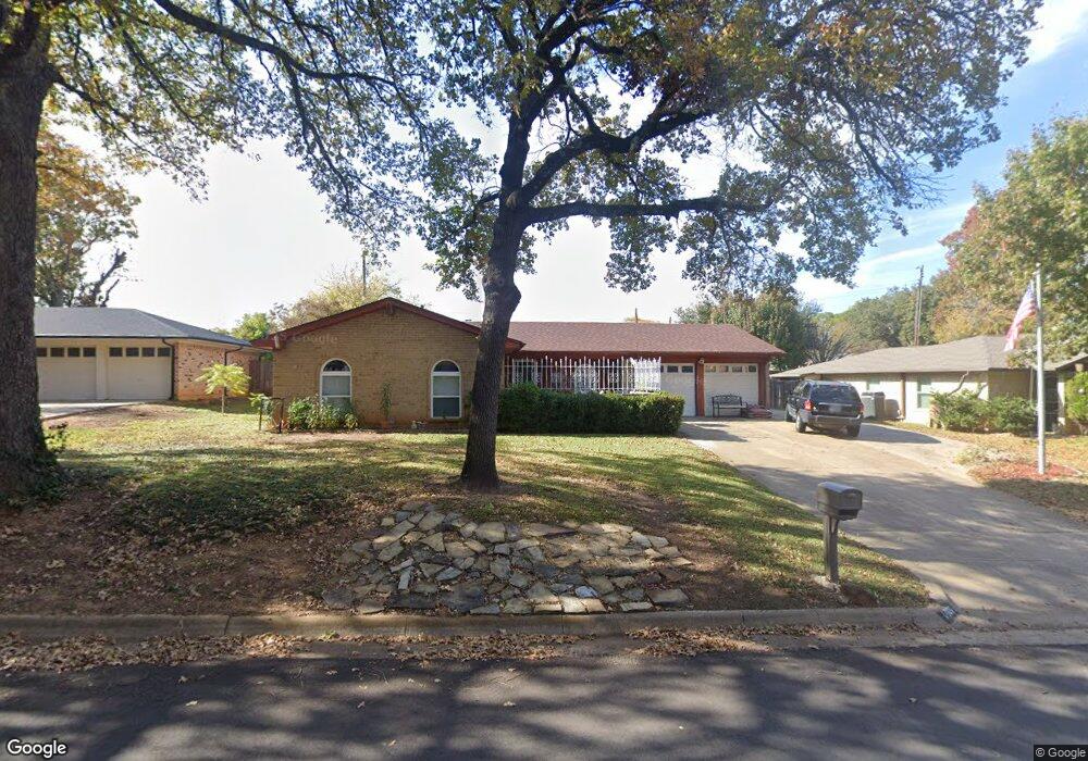 1009 Sherwood Dr, Bedford, TX 76022 - photo 1